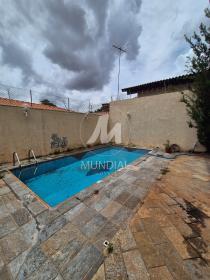 19 - Piscina