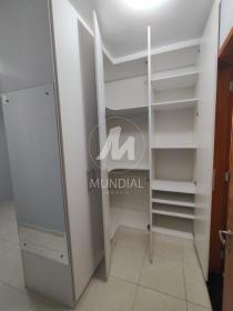 6 - Closet
