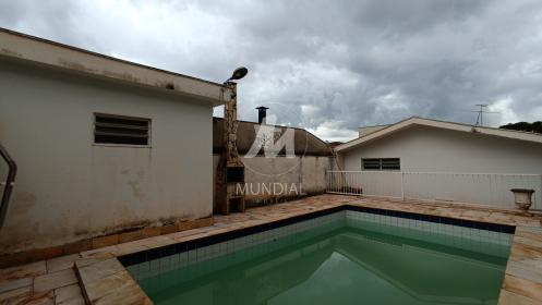 13 - Piscina