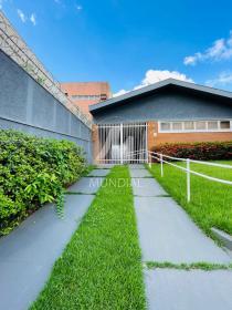 2 - Garagem/estacionamento