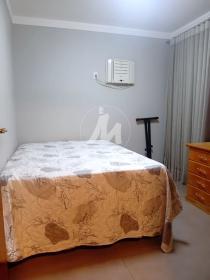 11 - Dormitorio