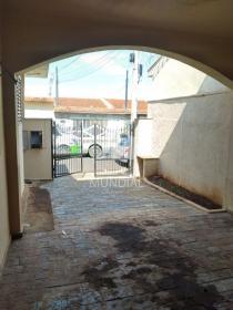 2 - Garagem/estacionamento