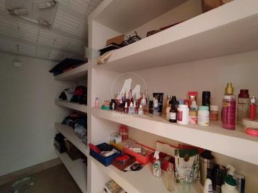 23 - Closet