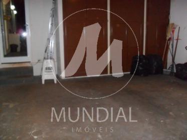 23 - Garagem/estacionamento