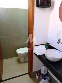 13 - Banheiro/lavabo