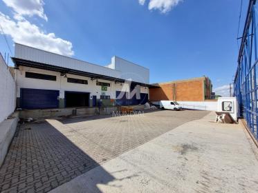 2 - Garagem/estacionamento