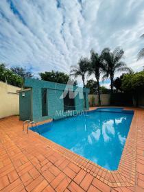 18 - Piscina