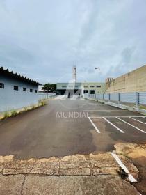 3 - Garagem/estacionamento