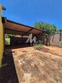18 - Garagem/estacionamento