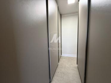 11 - Closet