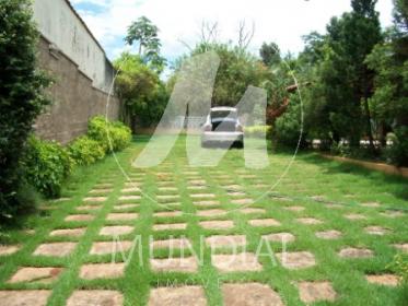 3 - Garagem/estacionamento