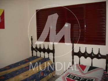 20 - Dormitorio
