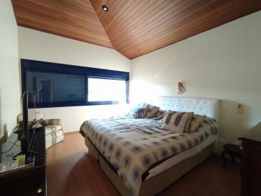 25 - Dormitorio