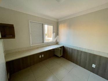 18 - Dormitorio