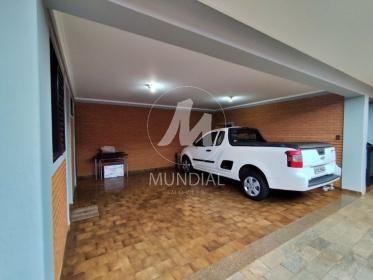 2 - Garagem/estacionamento