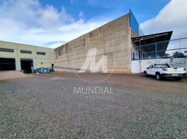 8 - Garagem/estacionamento