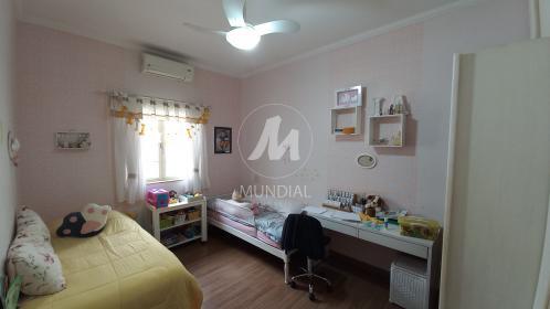 20 - Dormitorio