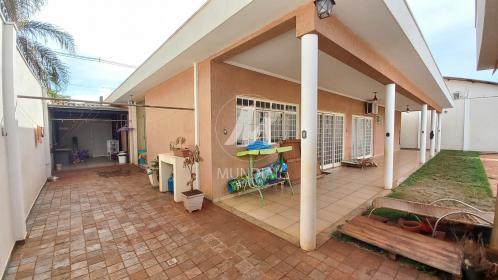 27 - Quintal/corredores
