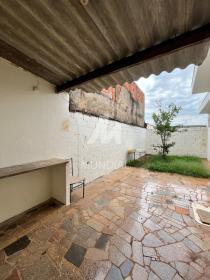 23 - Quintal/corredores