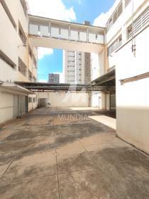 34 - Garagem/estacionamento