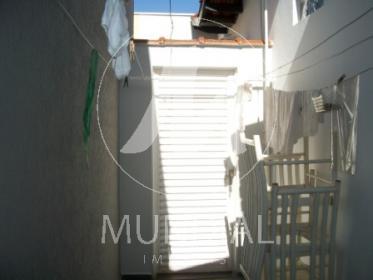 15 - Quintal/corredores