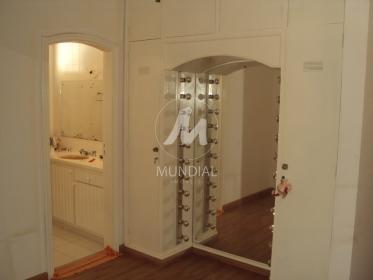 9 - Closet