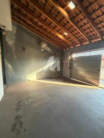 2 - Garagem/estacionamento