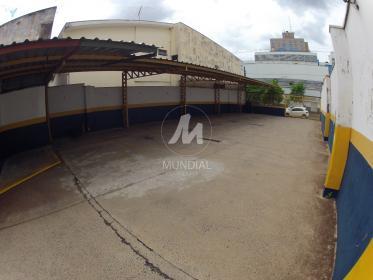 3 - Garagem/estacionamento
