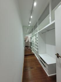 32 - Closet