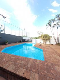 43 - Piscina