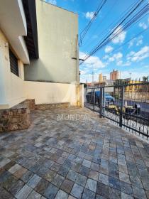 2 - Garagem/estacionamento