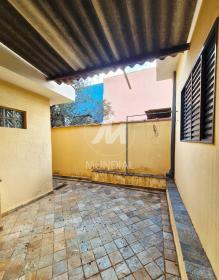 23 - Quintal/corredores