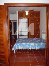 18 - Dormitorio