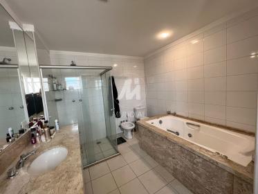 24 - Suite