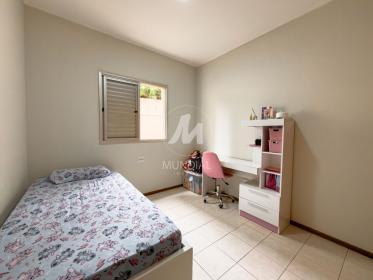 9 - Dormitorio