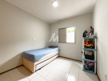 12 - Dormitorio