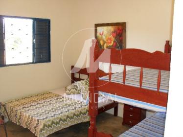 26 - Dormitorio