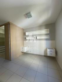 16 - Suite
