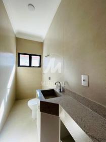 28 - Banheiro/lavabo