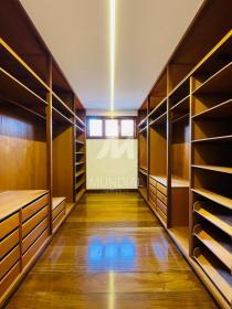 45 - Closet