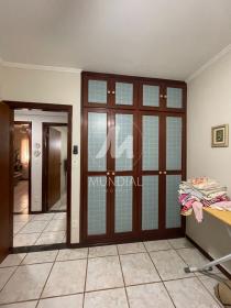 12 - Dormitorio