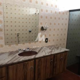 15 - Banheiro/lavabo