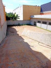 11 - Garagem/estacionamento