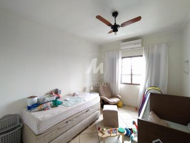 12 - Dormitorio