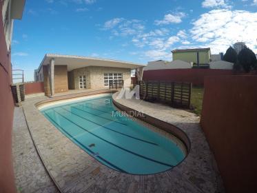4 - Piscina