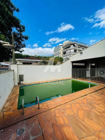 27 - Piscina