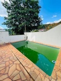28 - Piscina