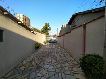 3 - Garagem/estacionamento