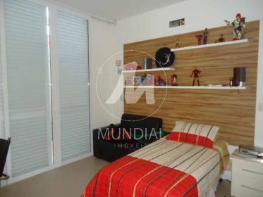 20 - Dormitorio
