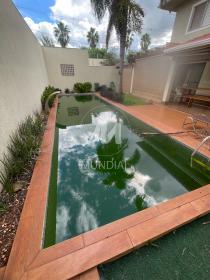 11 - Piscina